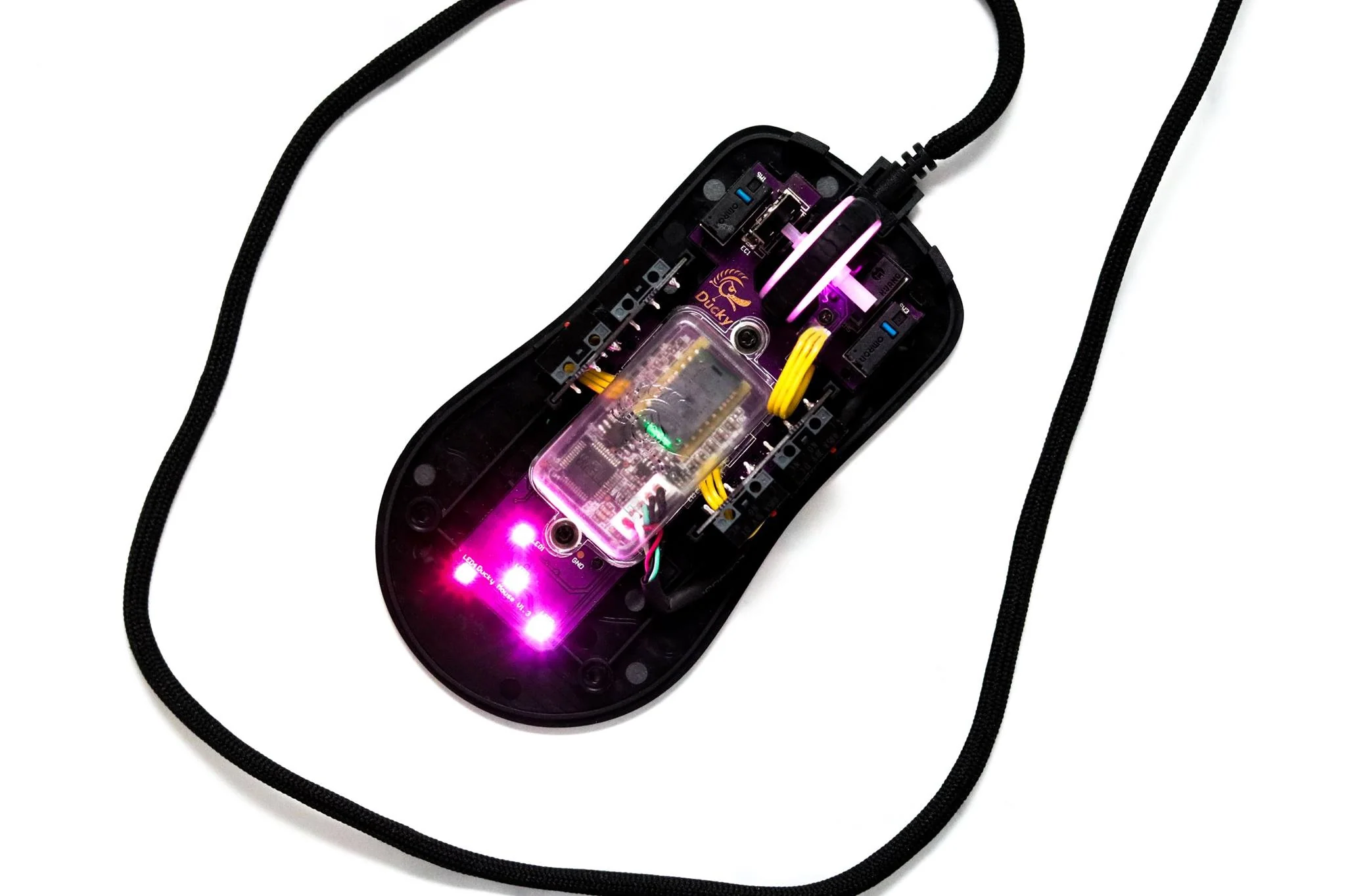 Ducky Feather Mouse 65g SR structure RGB 3389 Sensor Huano Switches - Image 4
