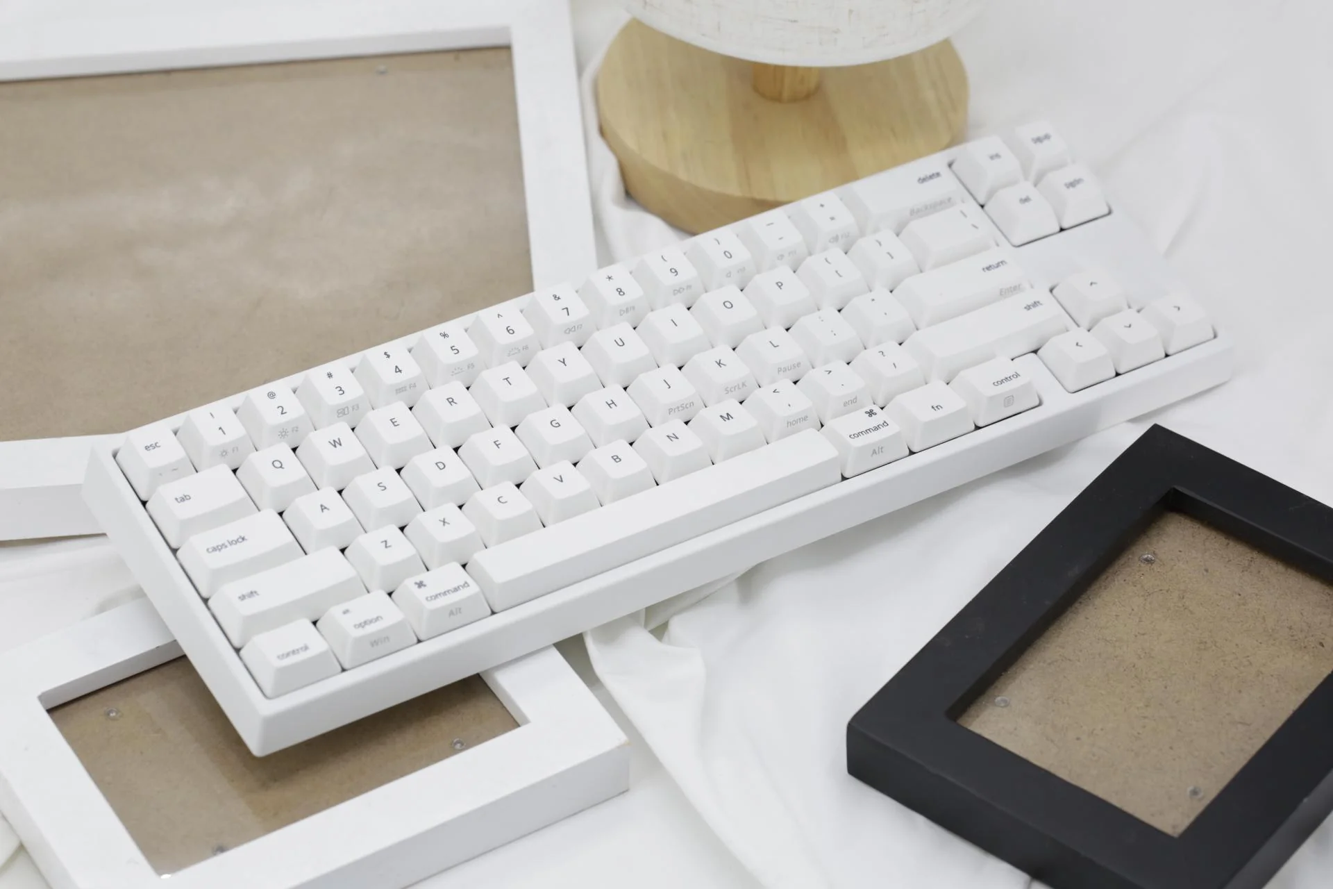 Ducky x Varmilo Miya Pro Mac White LED 65% Dye Sub PBT Mechanical Keyboard - Image 4
