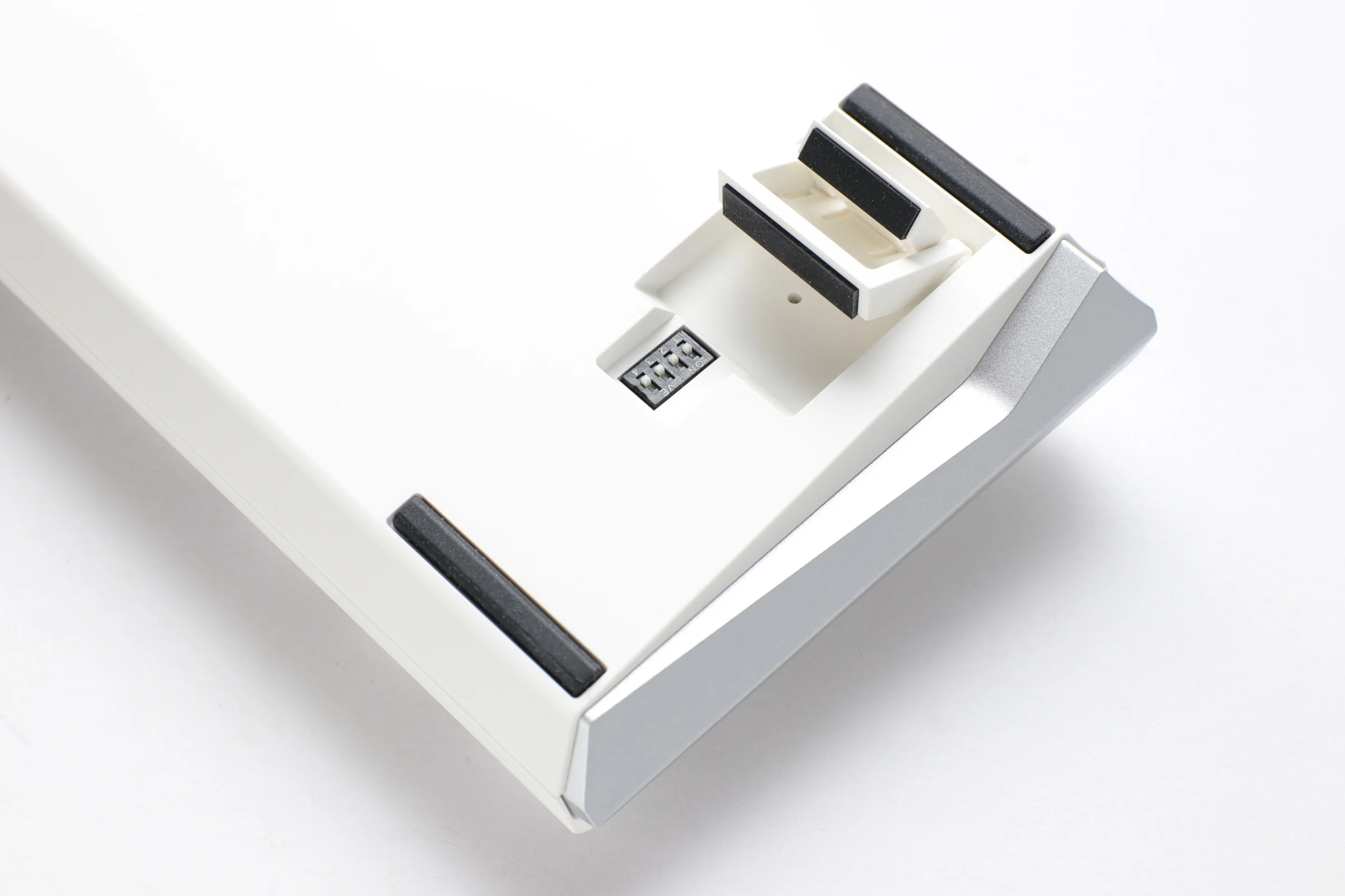 Ducky One 3 Mini Pure White 60% Hotswap RGB Mechanical Keyboard w/ Quack Mechanics - Image 4