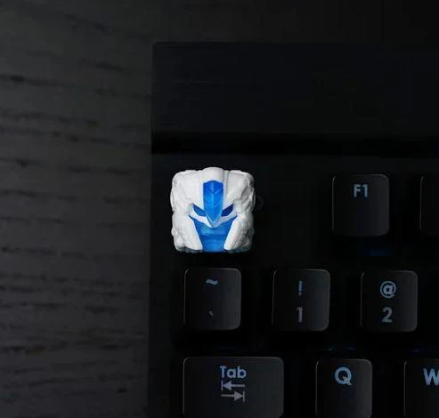 Hot Keys Project HKP Berserker White & Blue Artisan Keycap - Image 2