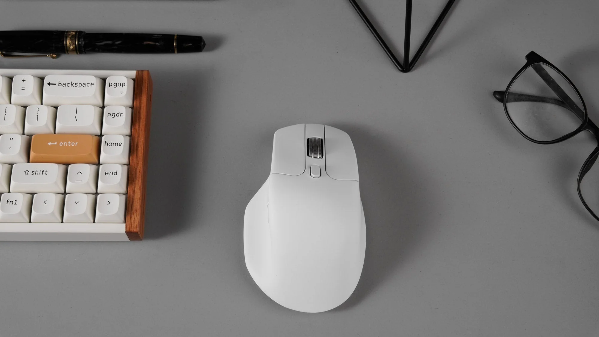 Keychron M6 All Silent PixArt 3950 Wireless 8K Steel Scroll Wheel Mouse - Image 12