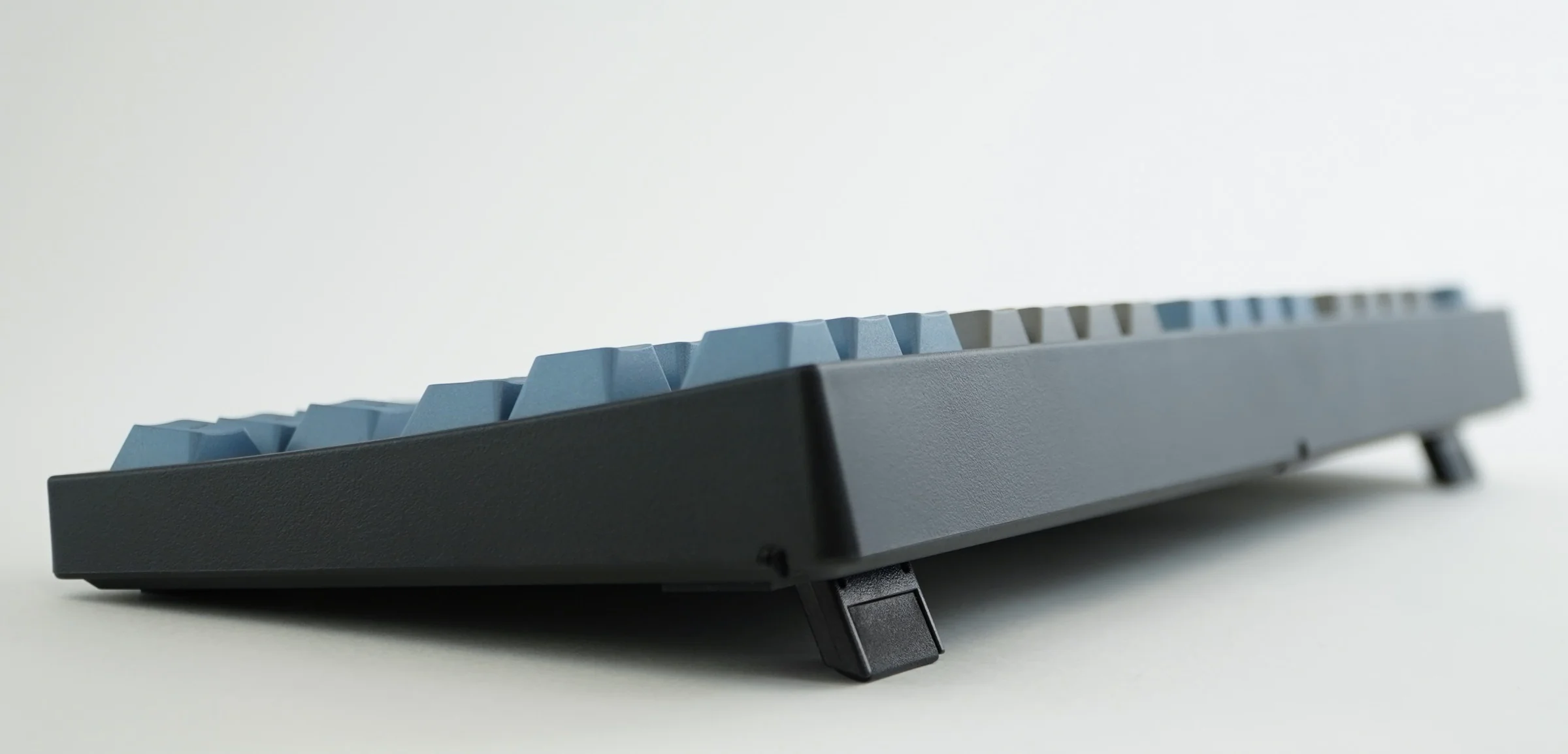 Leopold FC750R Grey/Blue PD TKL Double Shot PBT Mechanical Keyboard - Image 7