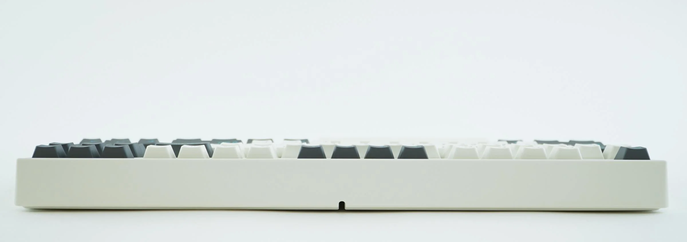Leopold FC750R White/Grey PD TKL Double Shot PBT Mechanical Keyboard - Image 5
