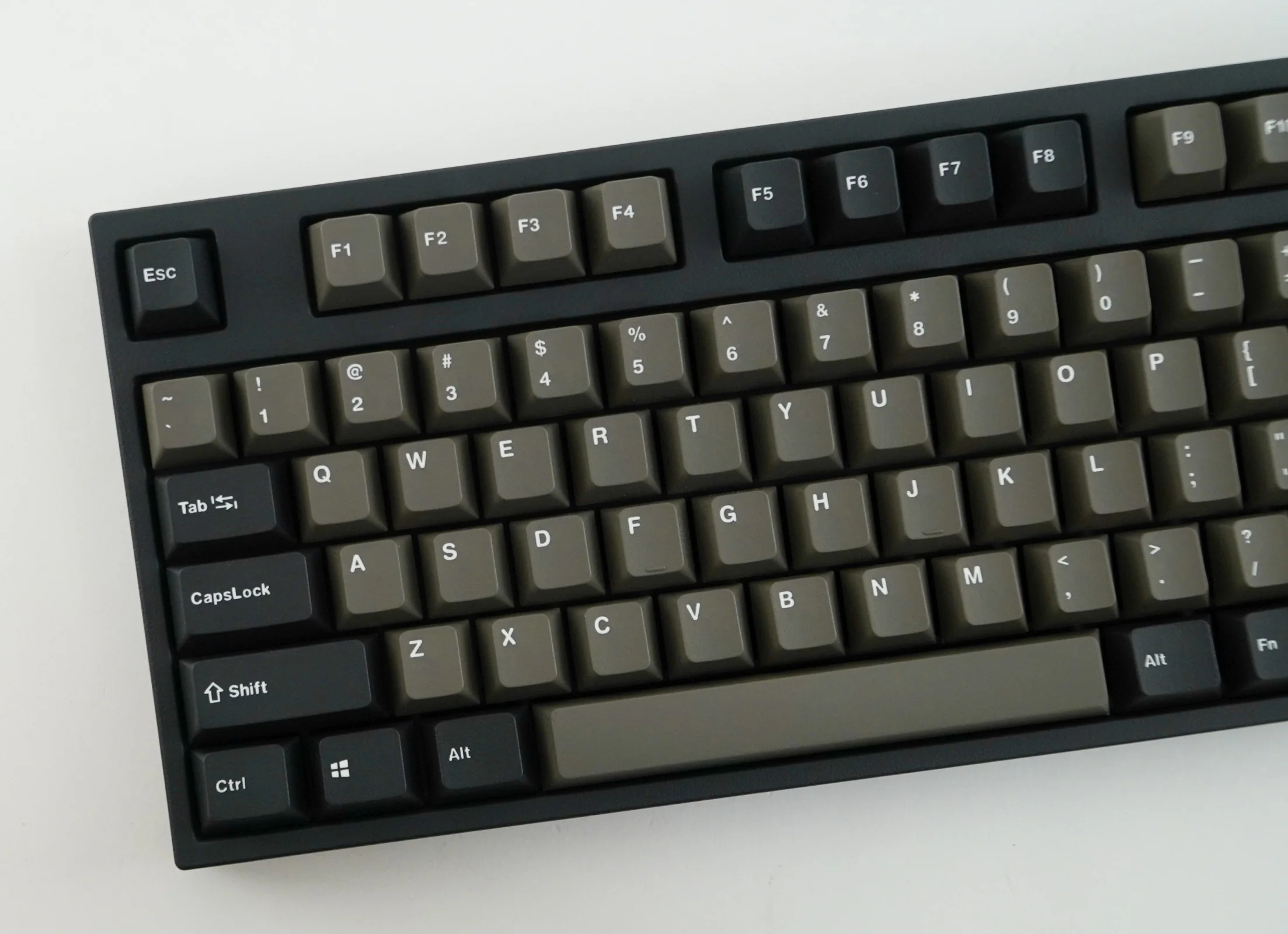 Leopold FC900R Dolch PD Double Shot PBT Mechanical Keyboard - Image 2