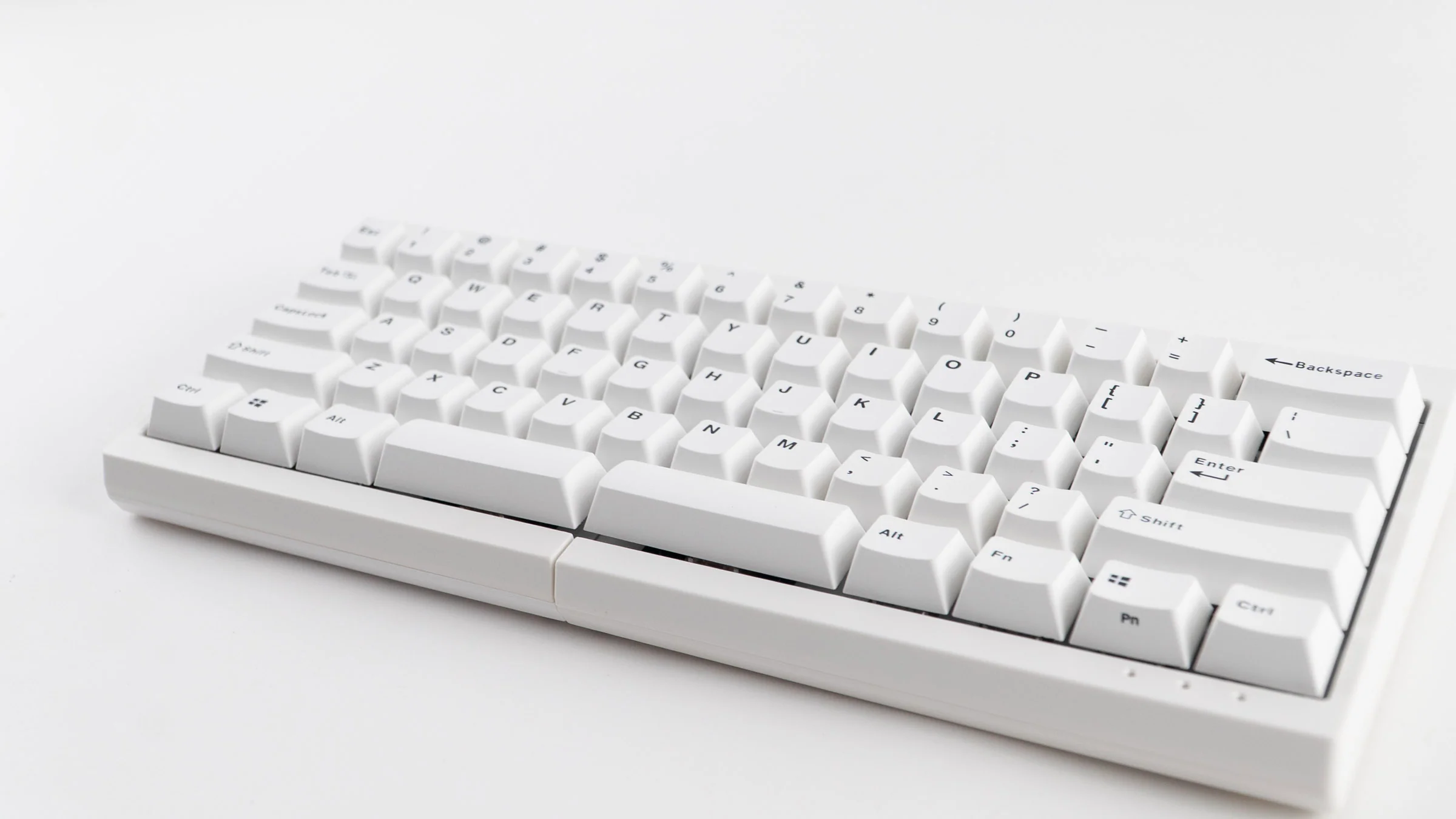 Mistel Barocco White 60% RGB Double Shot PBT Mechanical Keyboard - Image 2