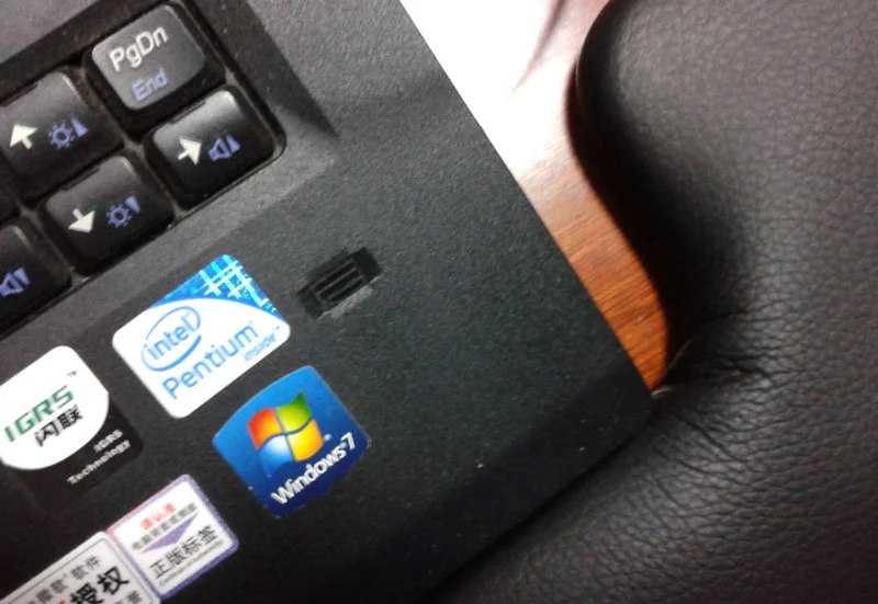 Teel Leather Ergonomic Keyboard Armrest Black - Image 3