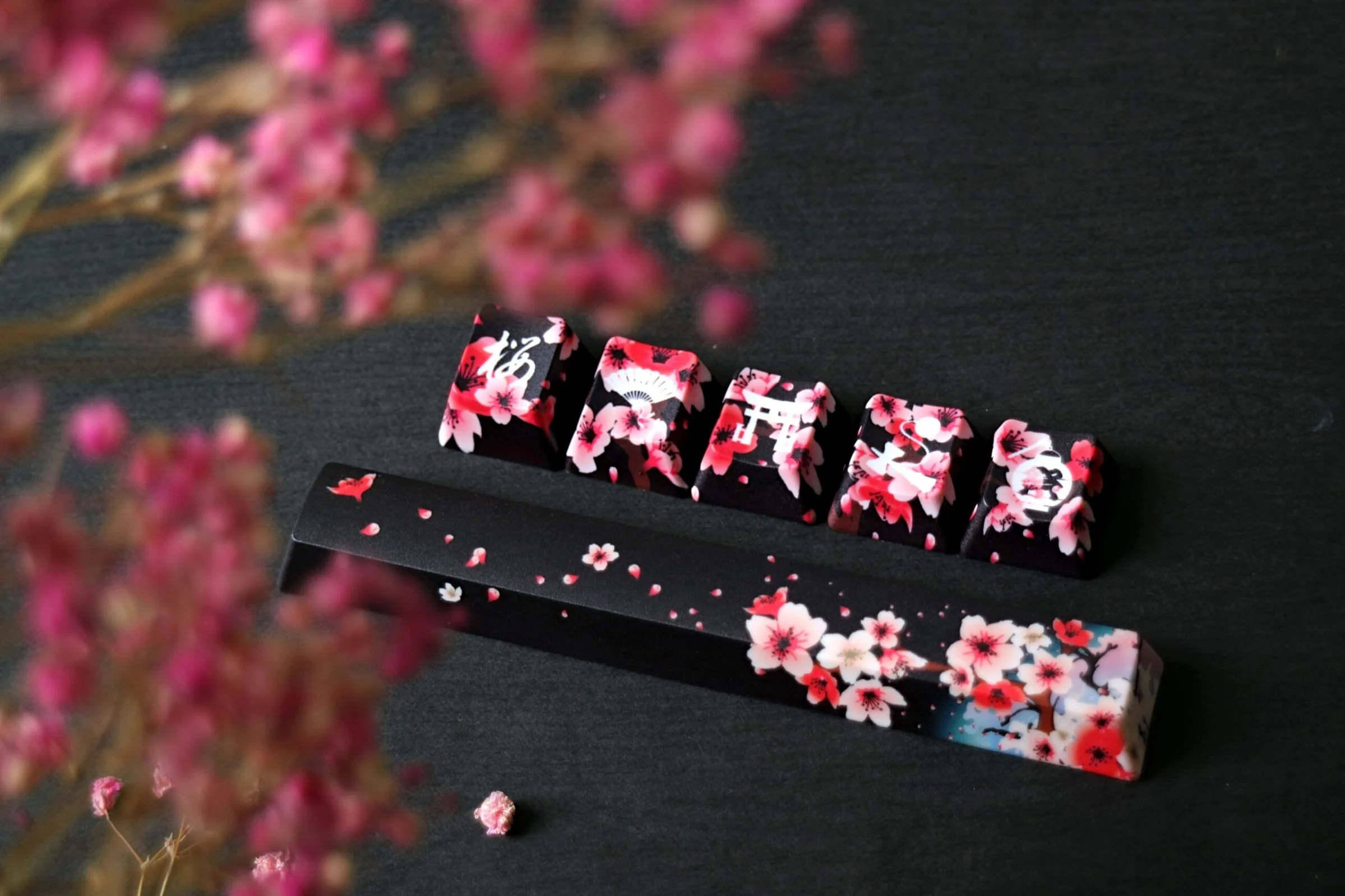 Traitors Sakura Kuro 6 Key OEM Profile Dye Sub Keycap Set - Image 7