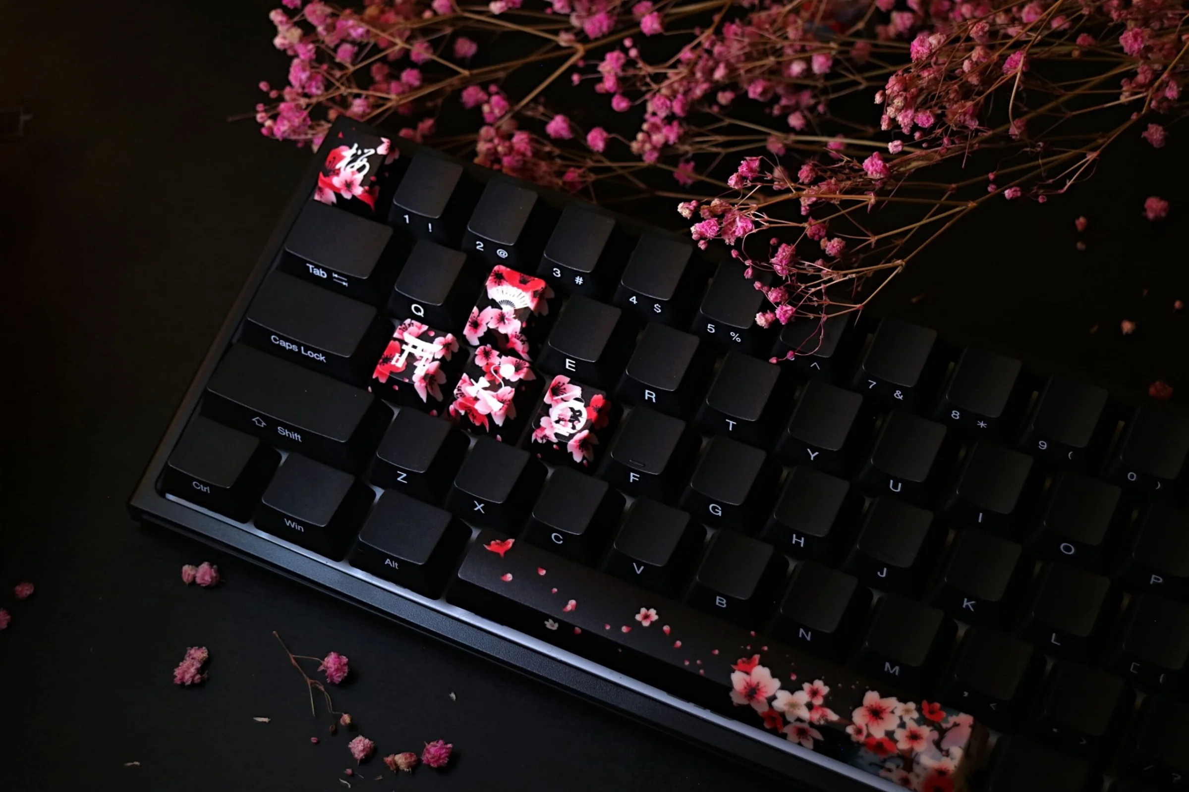 Traitors Sakura Kuro 6 Key OEM Profile Dye Sub Keycap Set - Image 9