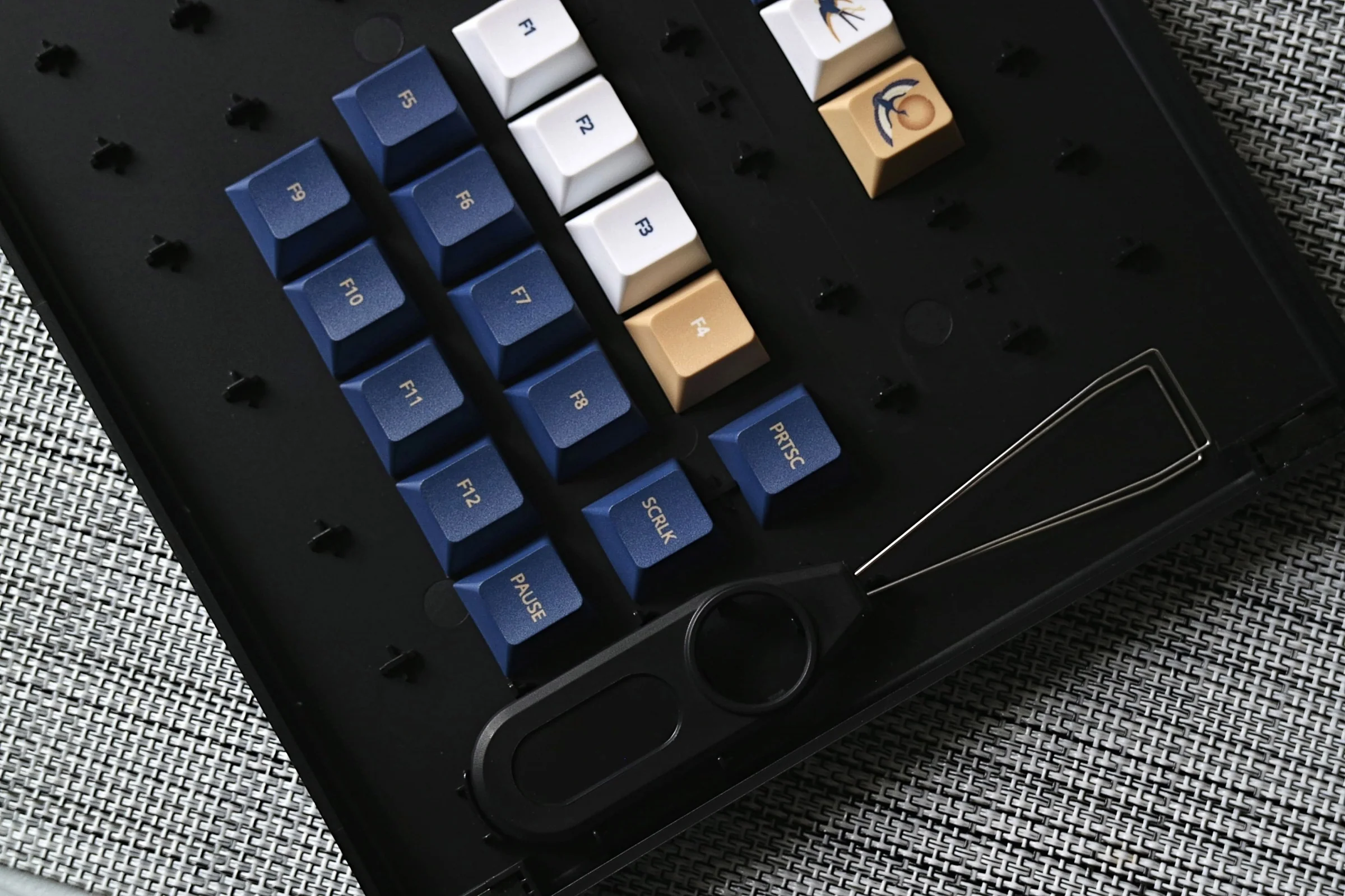 Traitors Ukiyo-E 108 Key Cherry Profile Dye Sub PBT Keycap Set - Image 3