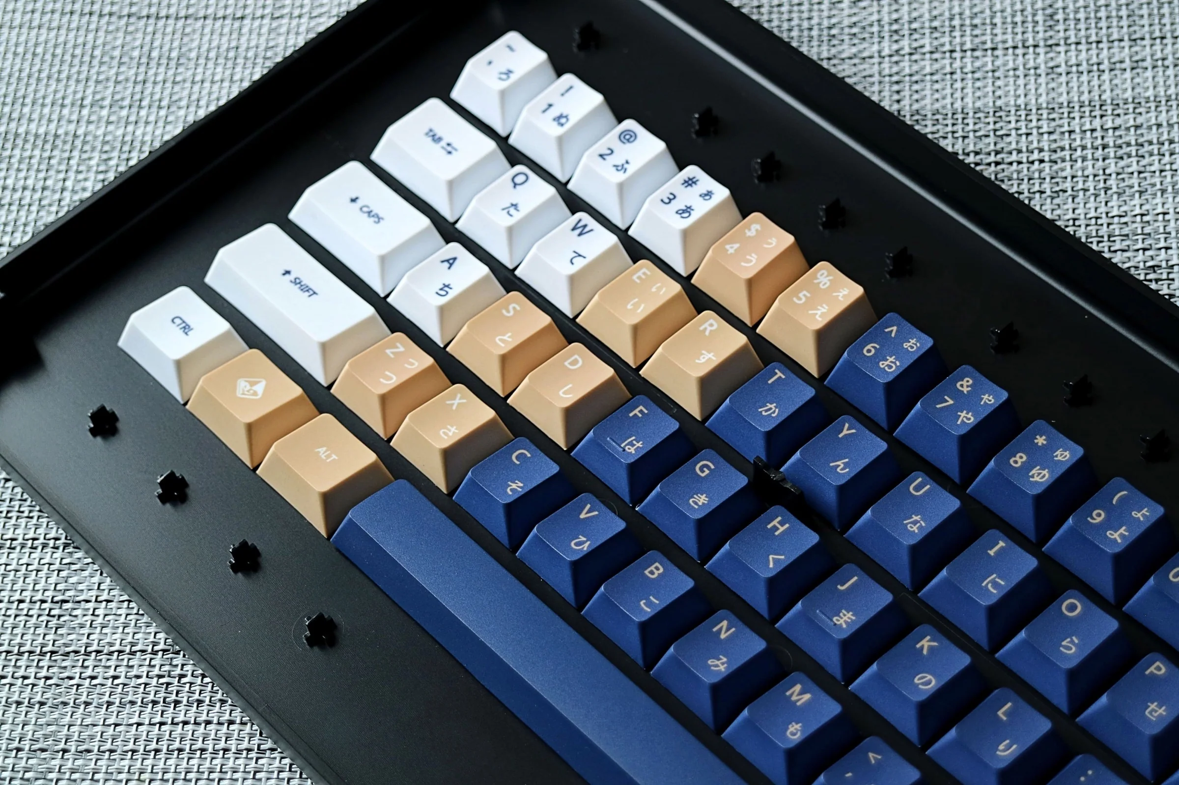 Traitors Ukiyo-E 108 Key Cherry Profile Dye Sub PBT Keycap Set - Image 5