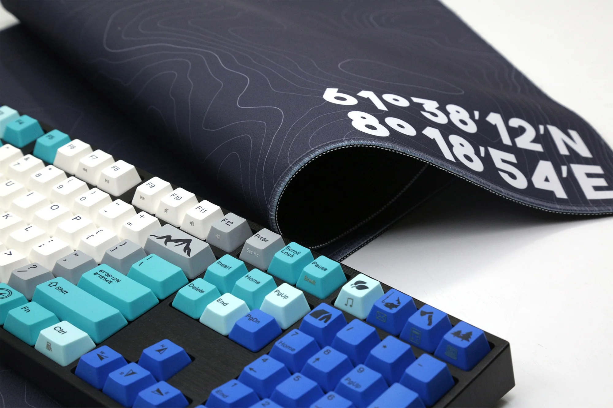 Varmilo Extra Large Summit Desk Mat with Stitched Edges - Image 13