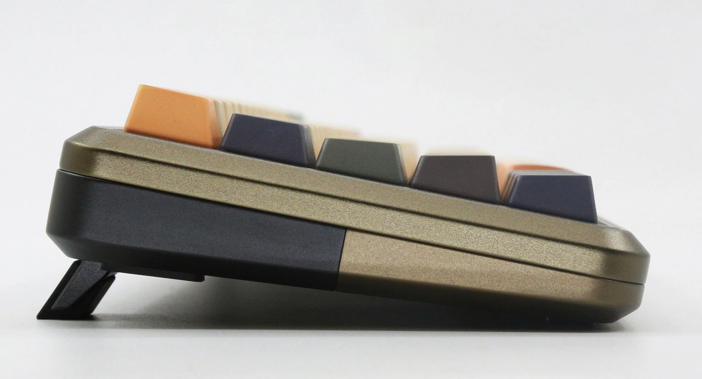 Varmilo Sword 2-68 Flying Tigers White LED 65% Dye Sub PBT Aluminum EC Mechanical Keyboard - Image 3