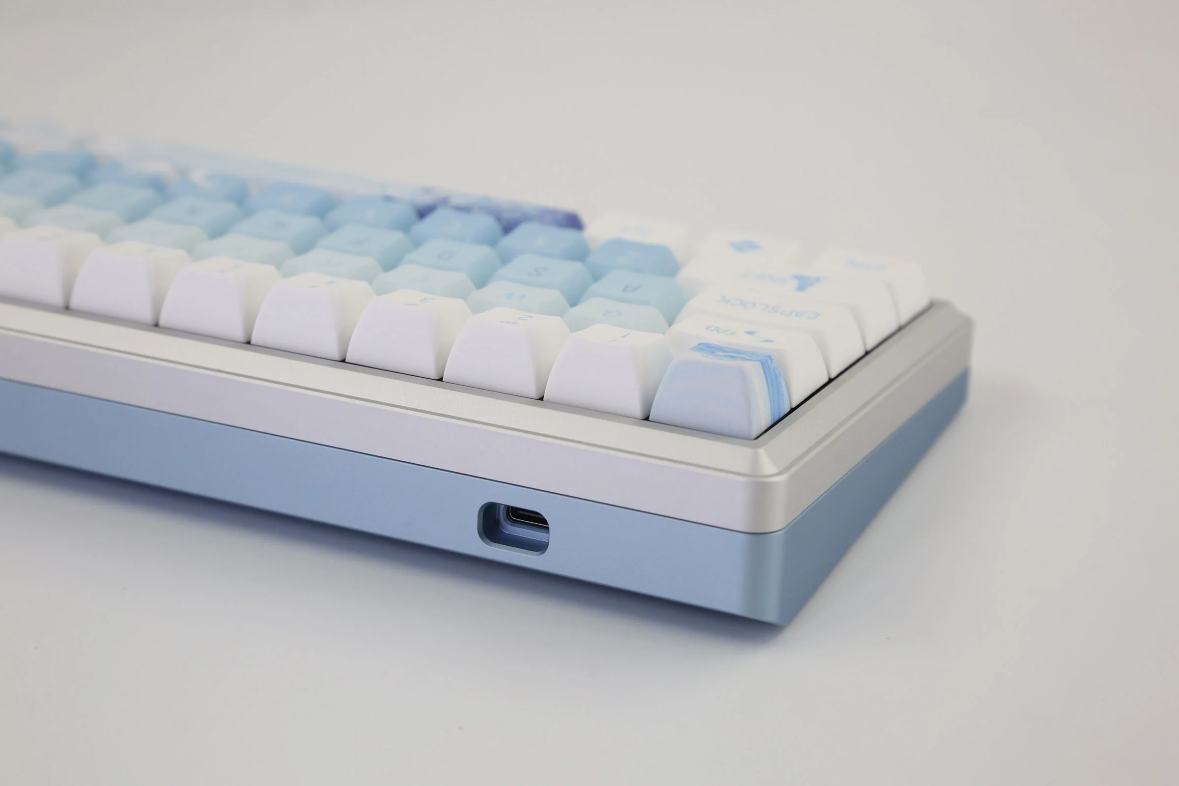 Varmilo Sword68 Ariel Aluminum 65% Hotswap Wireless RGB Mechanical Keyboard - Image 4