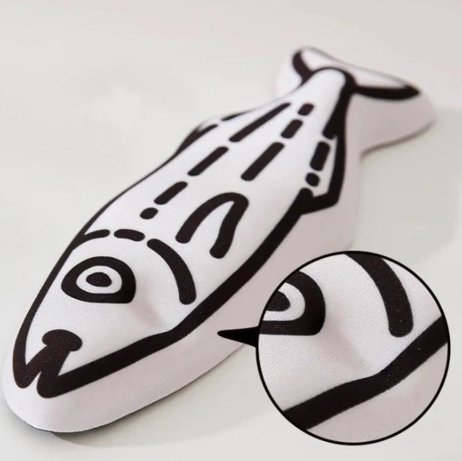 Yunzii Fish Small Carp Wrist Rest - Image 2